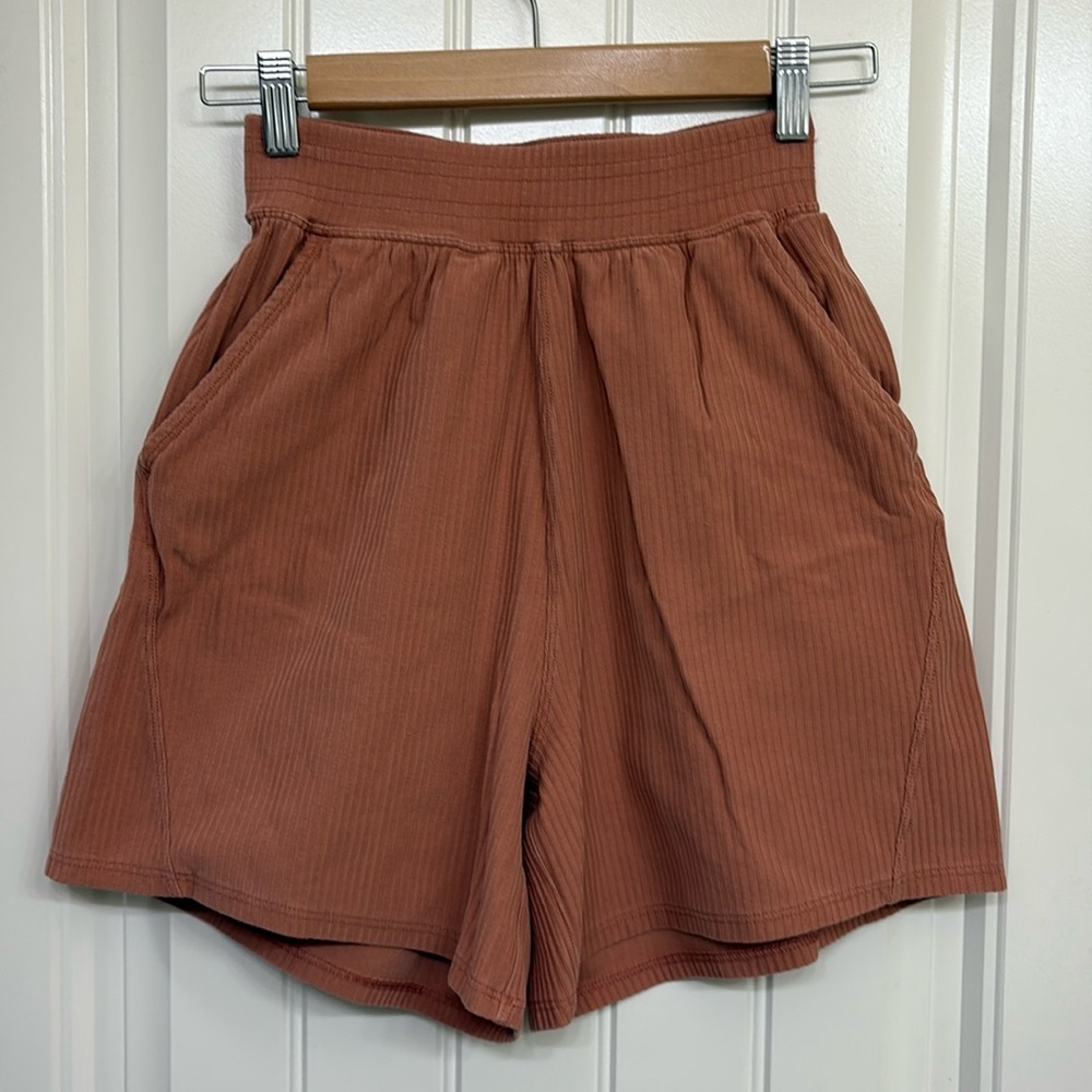 Lululemon Ribbed High Rise Shorts‎